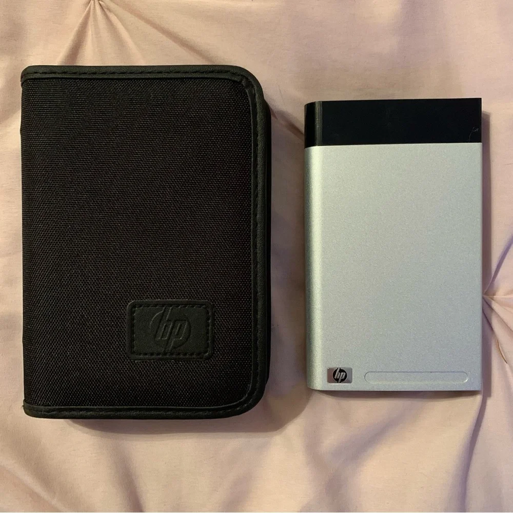 HP External Pocket Media Drive 640GB capacity - Model PD6400z w/case *no cord
